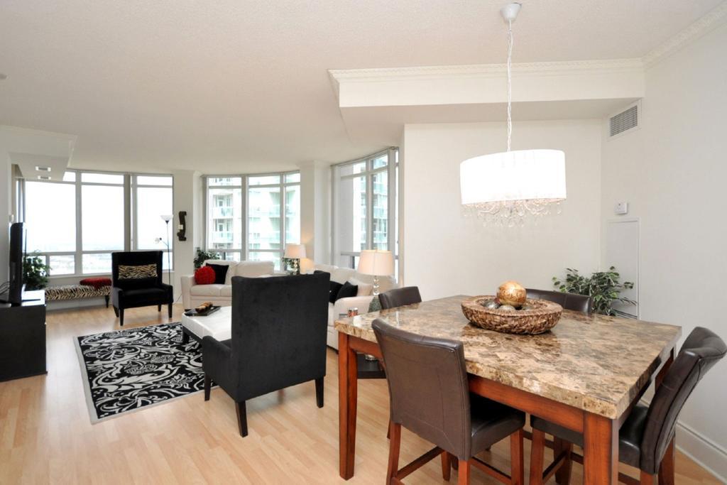 Napa Furnished Rental Apartments Square One Mississauga Oda fotoğraf