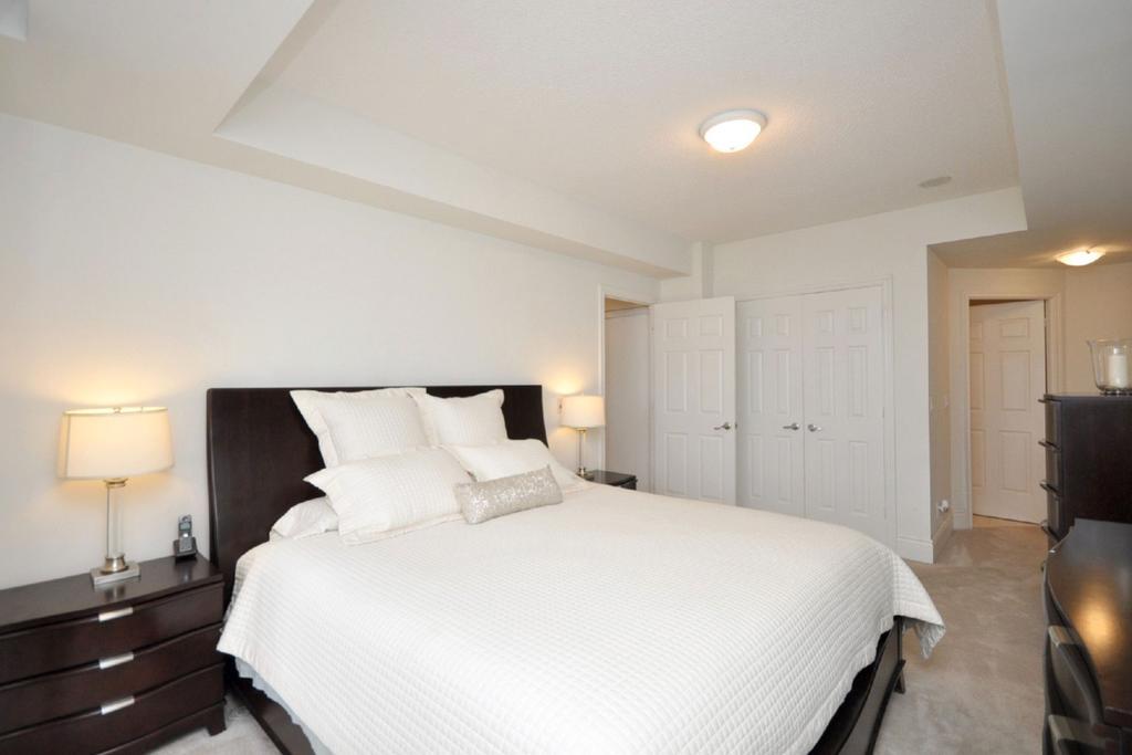Napa Furnished Rental Apartments Square One Mississauga Oda fotoğraf