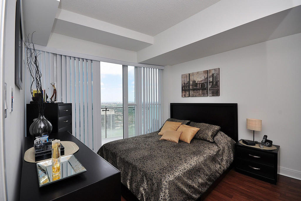 Napa Furnished Rental Apartments Square One Mississauga Oda fotoğraf